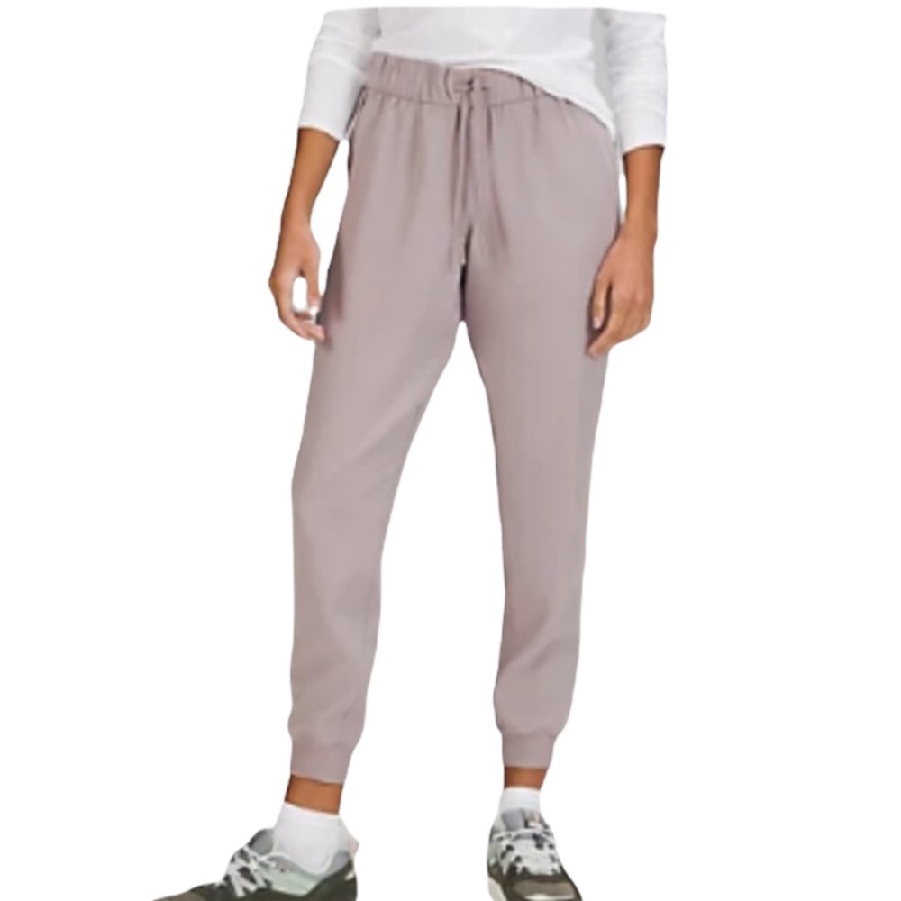 SOLD***Lululemon On the Fly Jogger 28” Dark Chrome